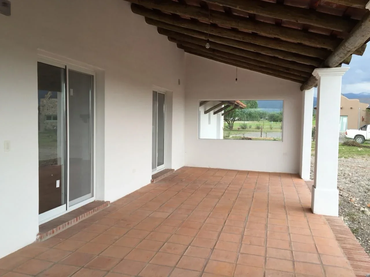 Casa en alquiler c/ cochera en San Lorenzo Chico - Imagen 2
