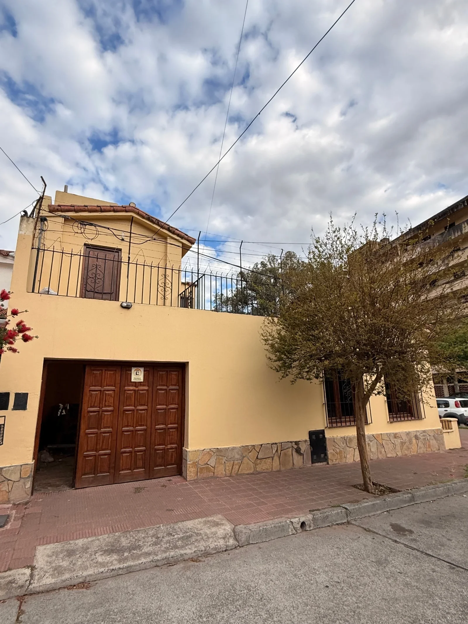 Casa en alquiler c/ cochera en Centro - Imagen 2