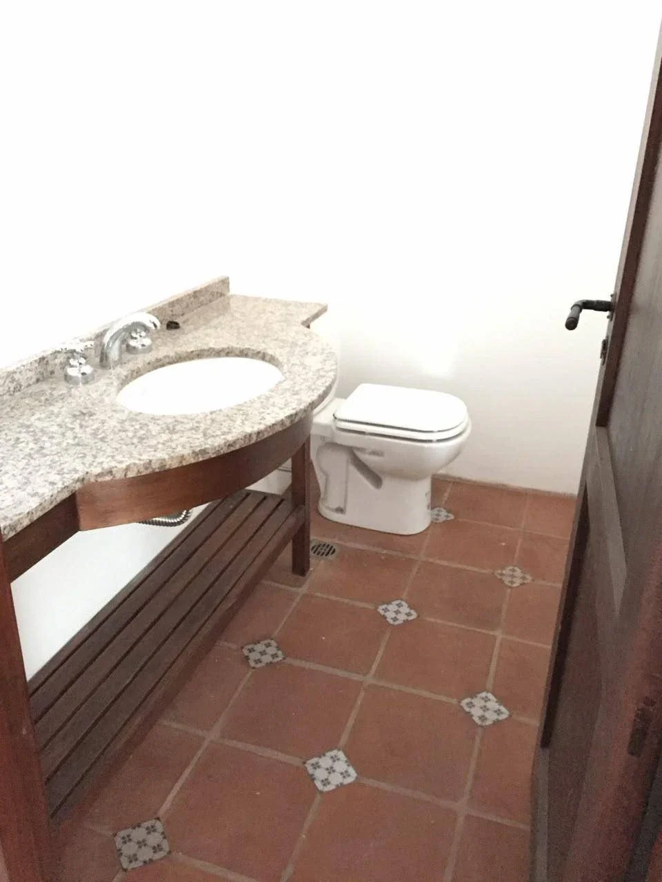 Casa en alquiler c/ cochera en San Lorenzo Chico - Imagen 5