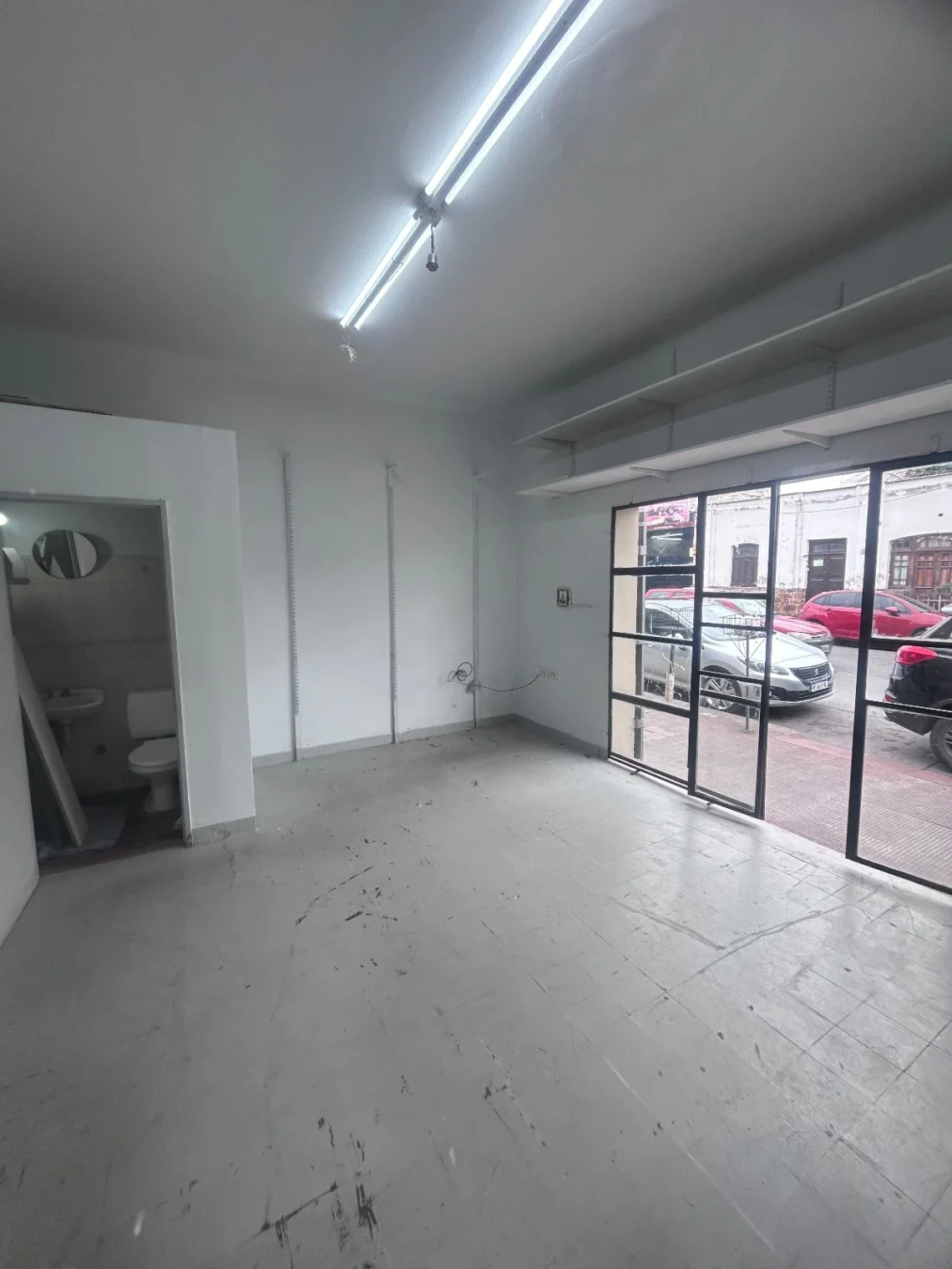 Local comercial en alquiler ubicado en Centro - Imagen 4