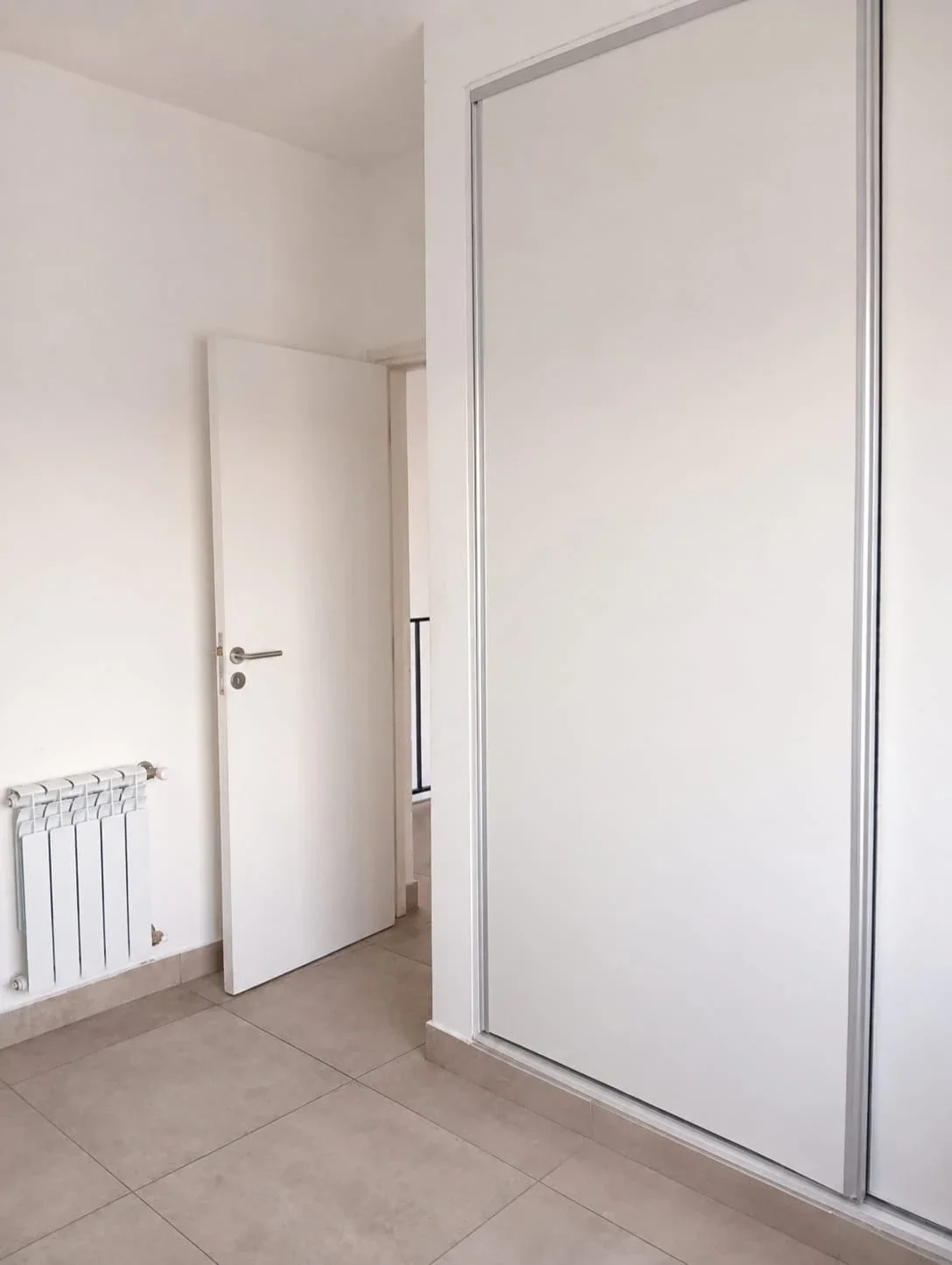 Dúplex en venta c/ cochera en Barrio Las Magdalenas, Grand Bourg - Imagen 4