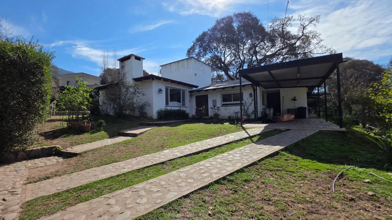 Casa en venta de 4 dormitorios c/ cochera en San Lorenzo - Imagen 1