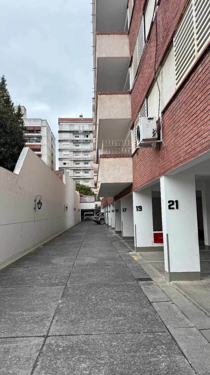 Departamento de 4 dorms. EN VENTA c/ cochera en Dean Funes al 300, Salta - Imagen 5