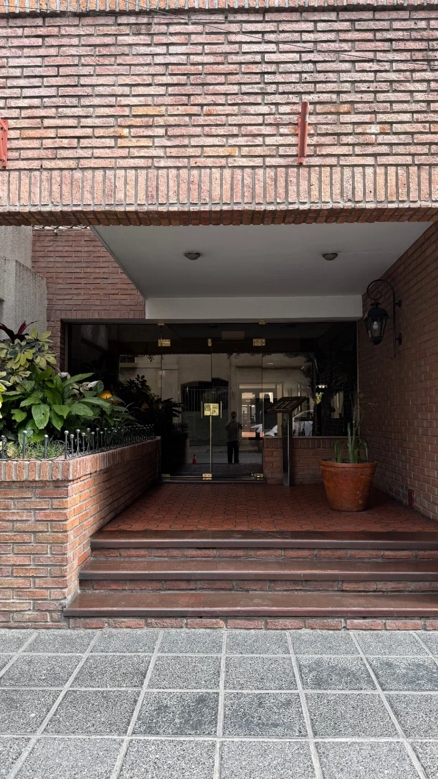 Departamento de 4 dorms. EN VENTA c/ cochera en Dean Funes al 300, Salta - Imagen 2
