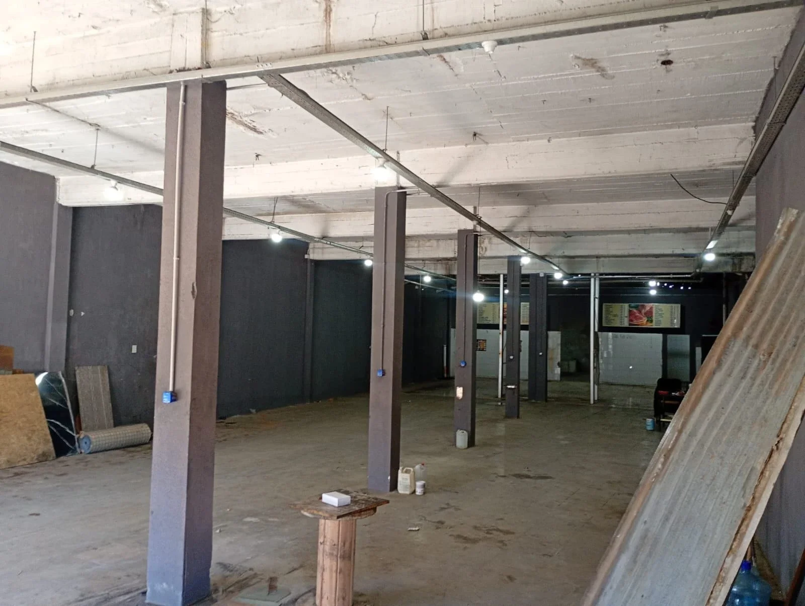 Local/galpón 340 m² en avenida — José C. Paz, trifásica - Imagen 2