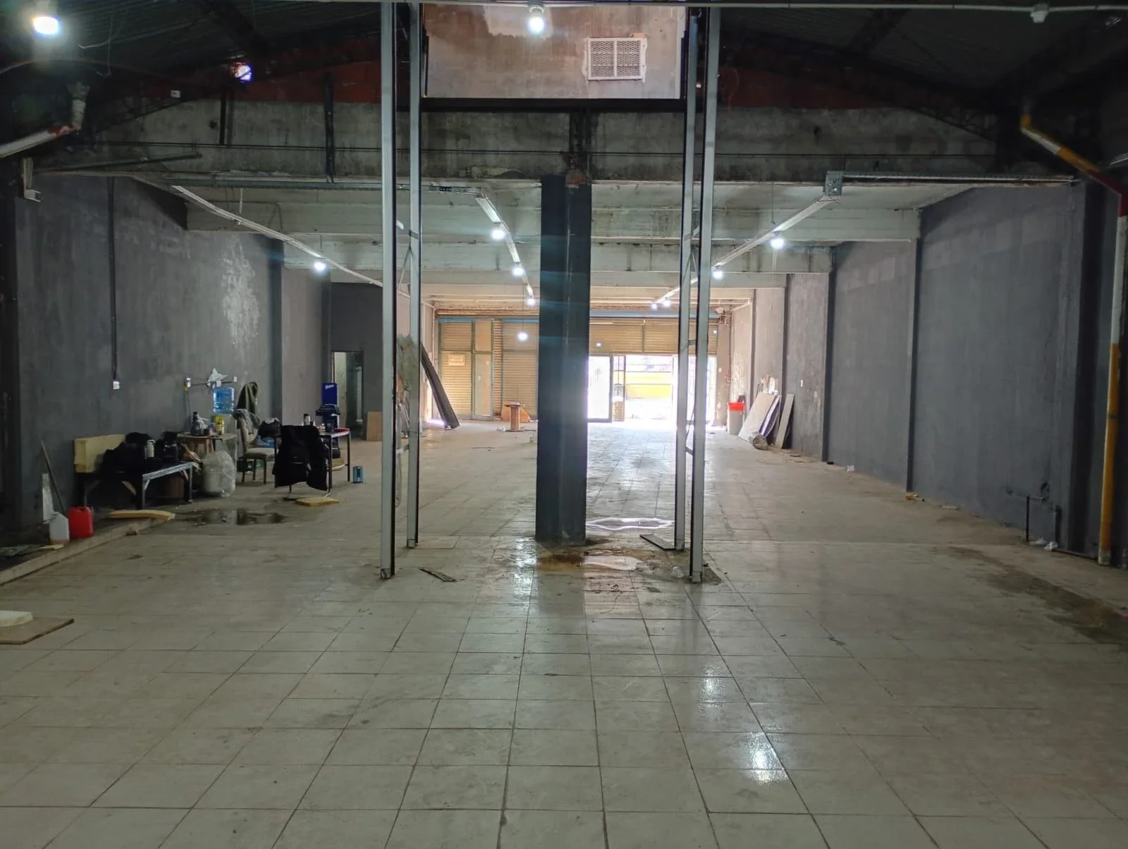Local/galpón 340 m² en avenida — José C. Paz, trifásica - Imagen 4