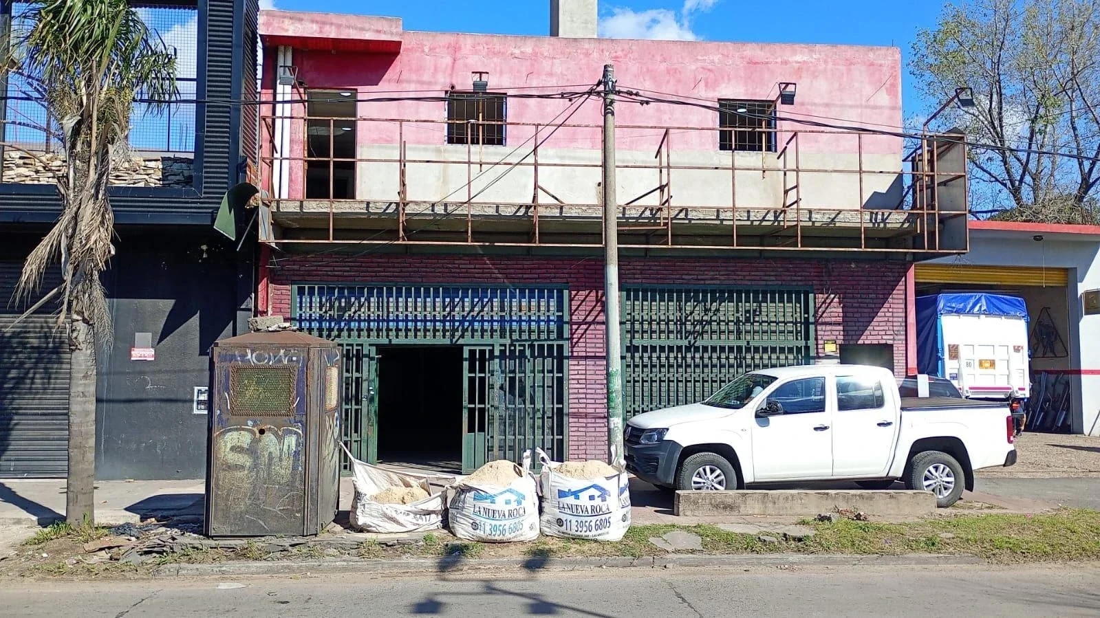 Local/galpón 340 m² en avenida — José C. Paz, trifásica - Imagen 1