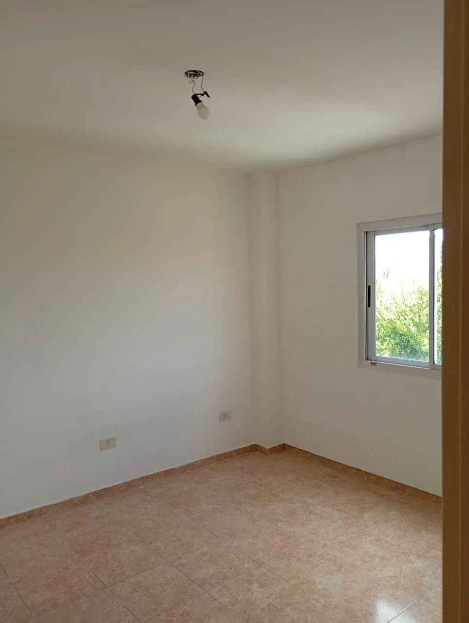 Departamento en alquiler c/ cochera en San Miguel de Ghiso - Imagen 4