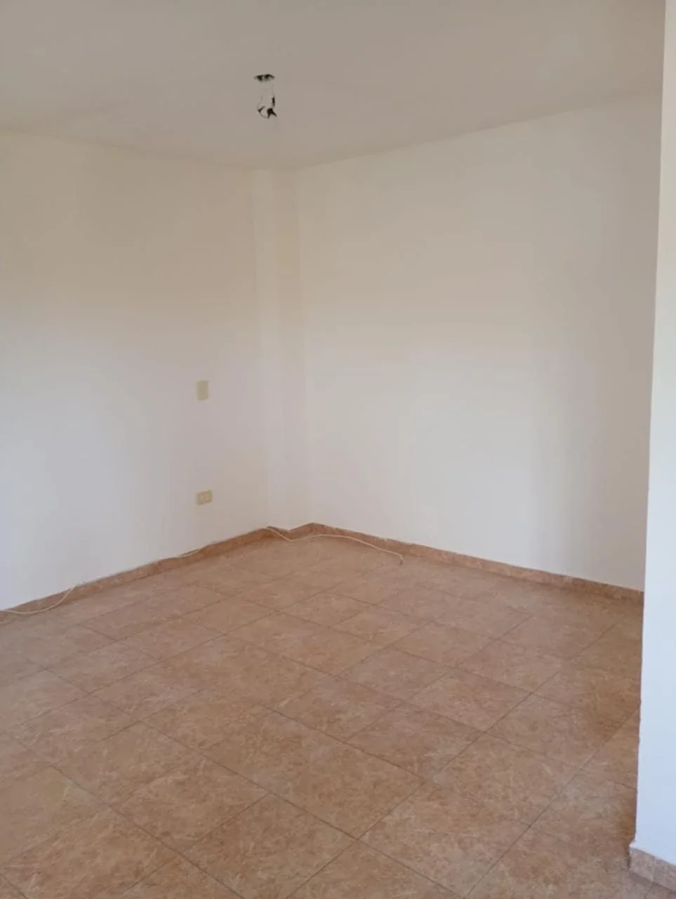 Departamento en alquiler c/ cochera en San Miguel de Ghiso - Imagen 2