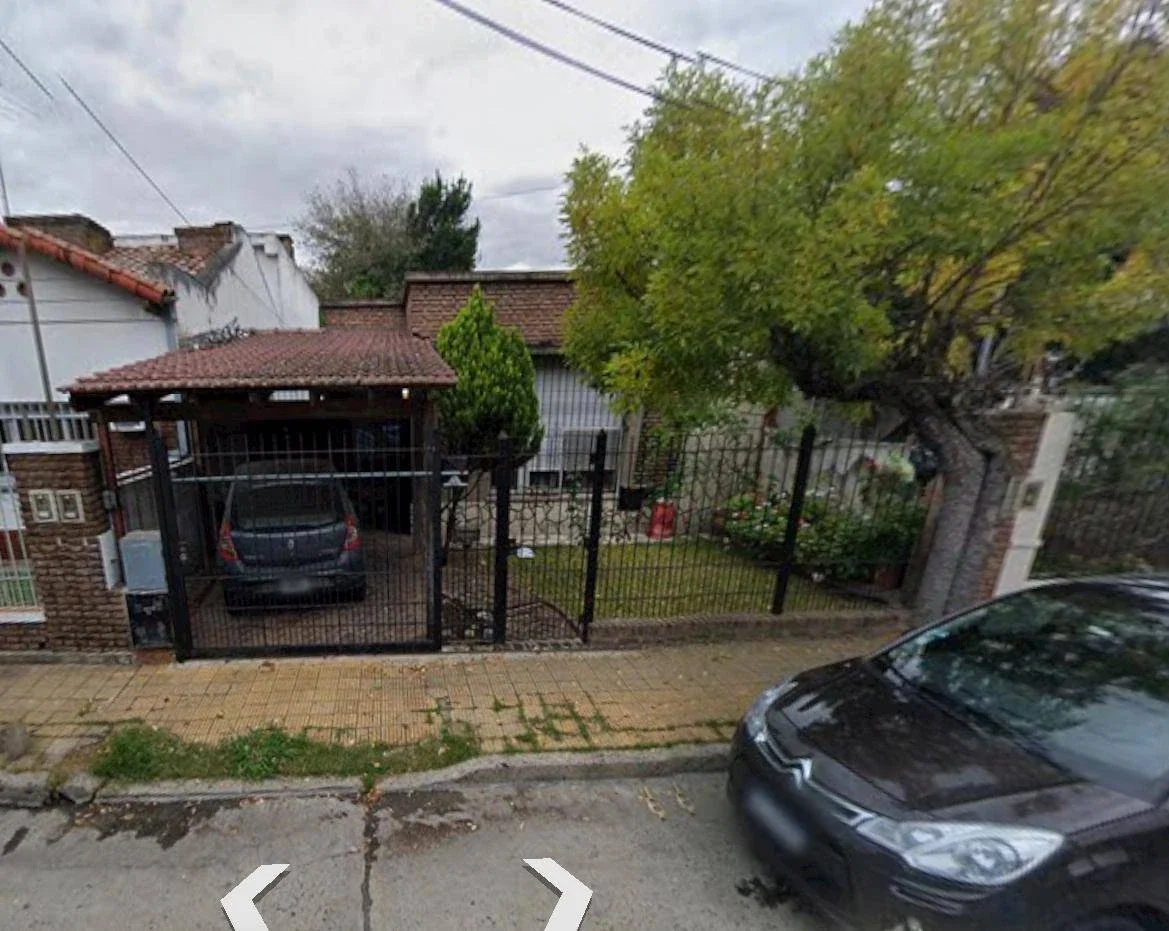 Casa en venta c/ cochera en Bella Vista - Imagen 1