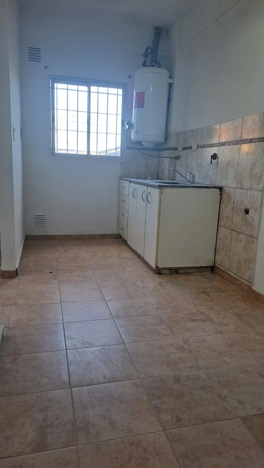 Dúplex en alquiler c/ cochera en Bella Vista - Imagen 2