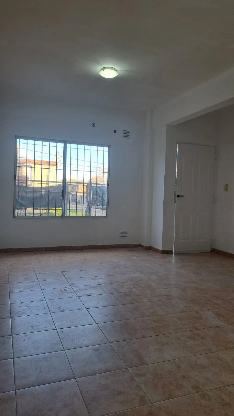 Dúplex en alquiler c/ cochera en Bella Vista - Imagen 3