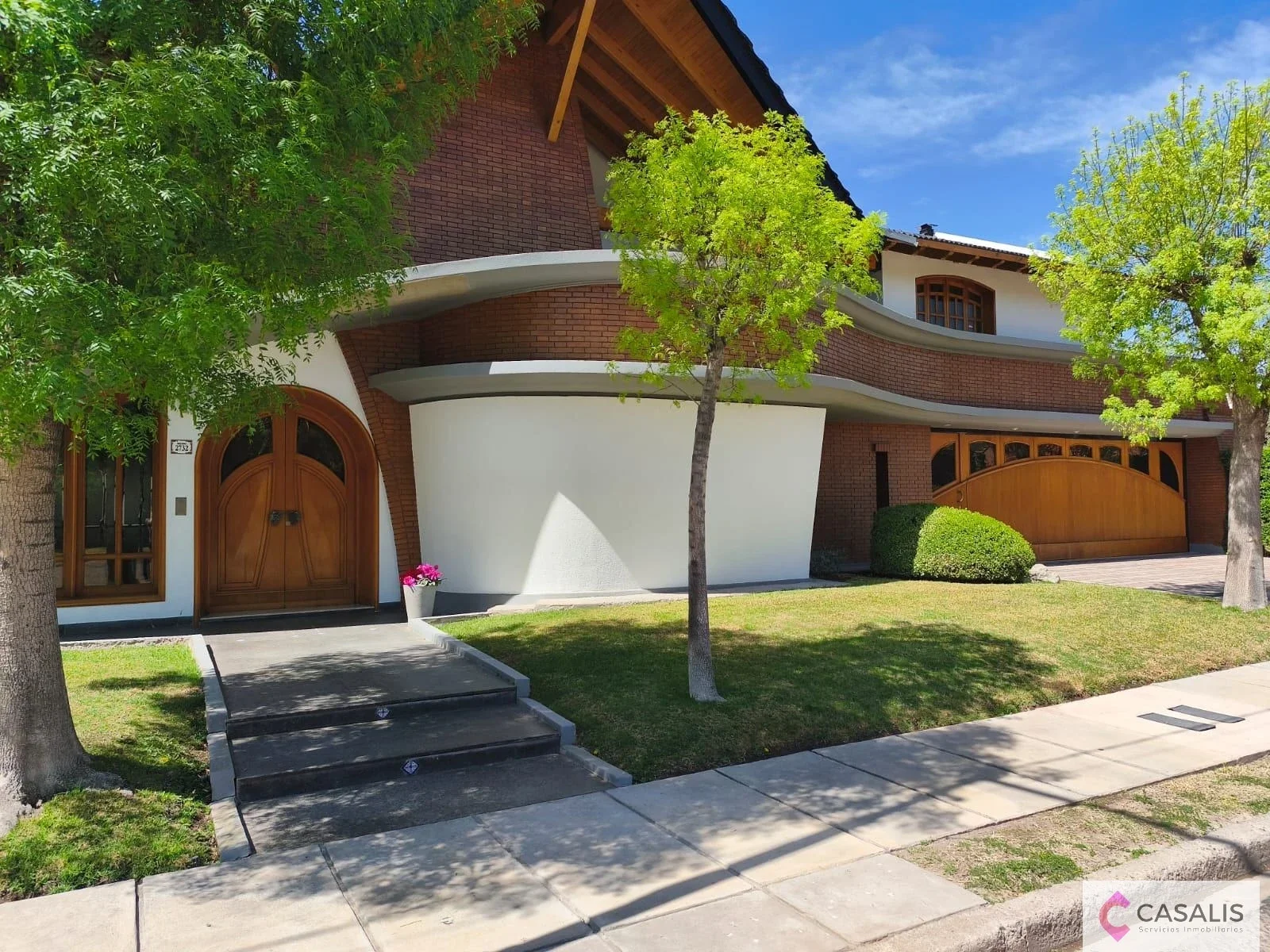 Casa en venta c/ cochera en Godoy Cruz - Imagen 2