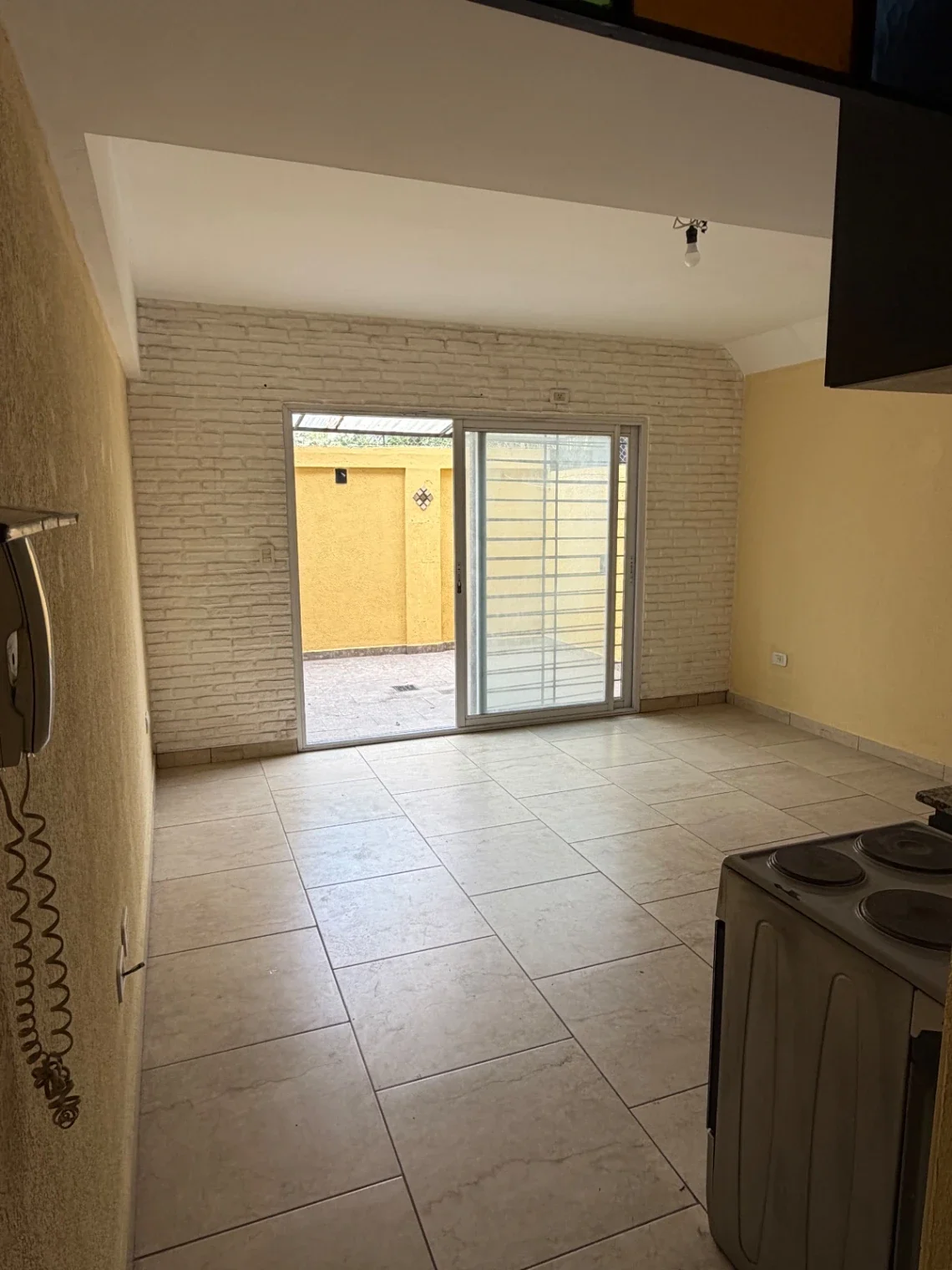 Departamento en alquiler c/ cochera en Bella Vista - Imagen 2