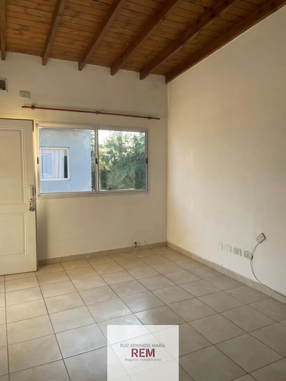 Departamento en alquiler c/ cochera en José C. Paz - Imagen 2