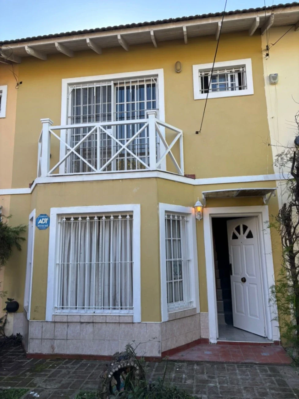 Dúplex en alquiler c/ cochera en Bella Vista - Imagen 1