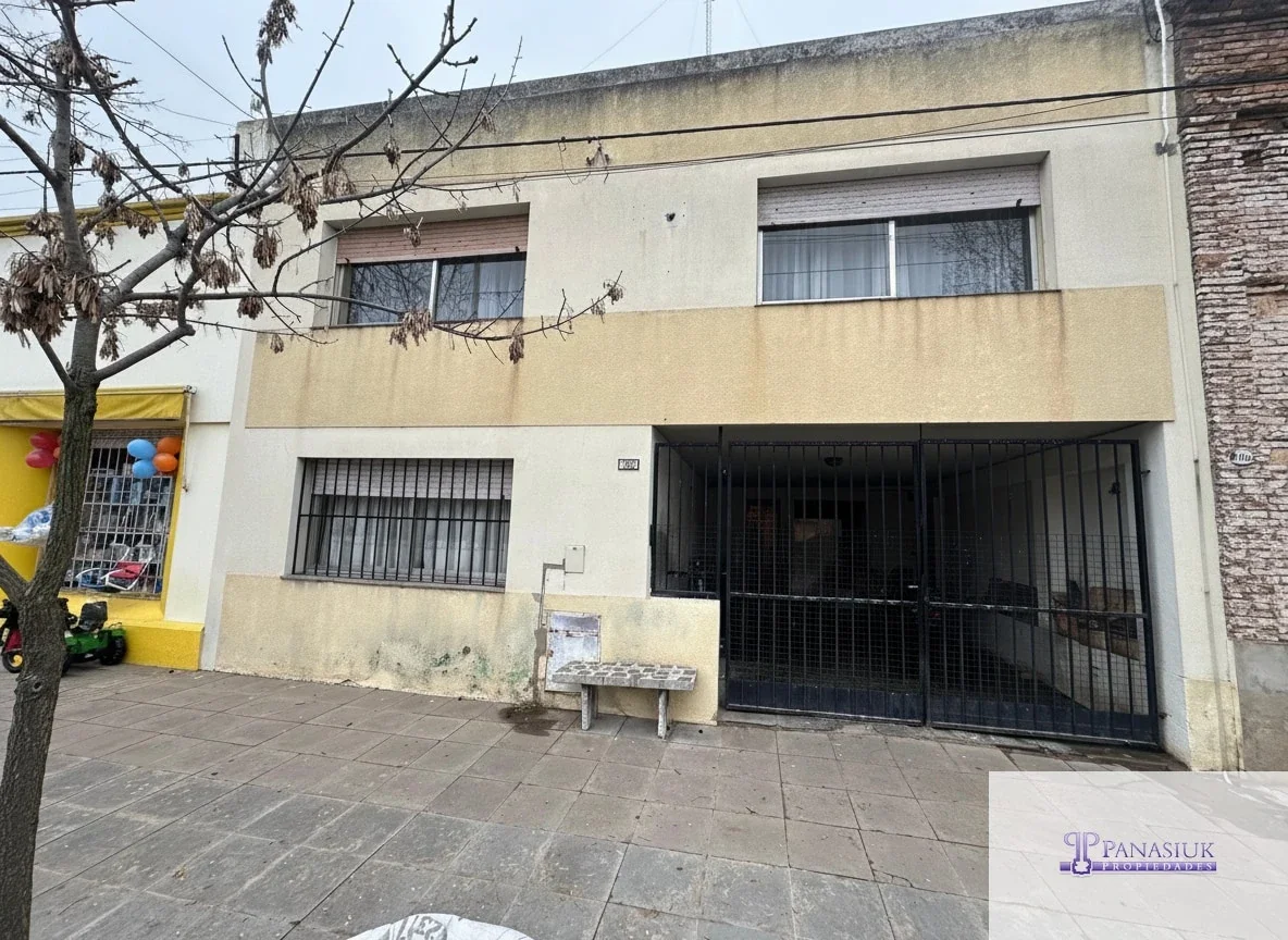 Casa en venta c/ cochera en 9 de Julio - Imagen 1