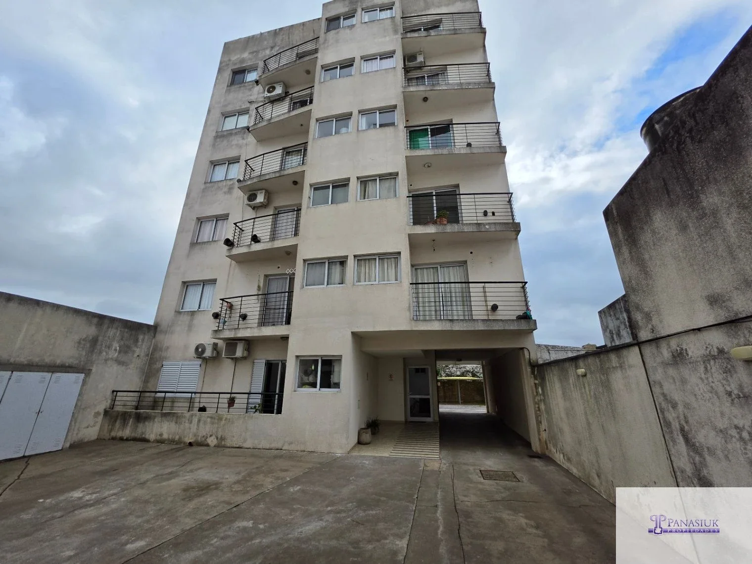 Departamento en venta c/ cochera en 9 de Julio - Imagen 2