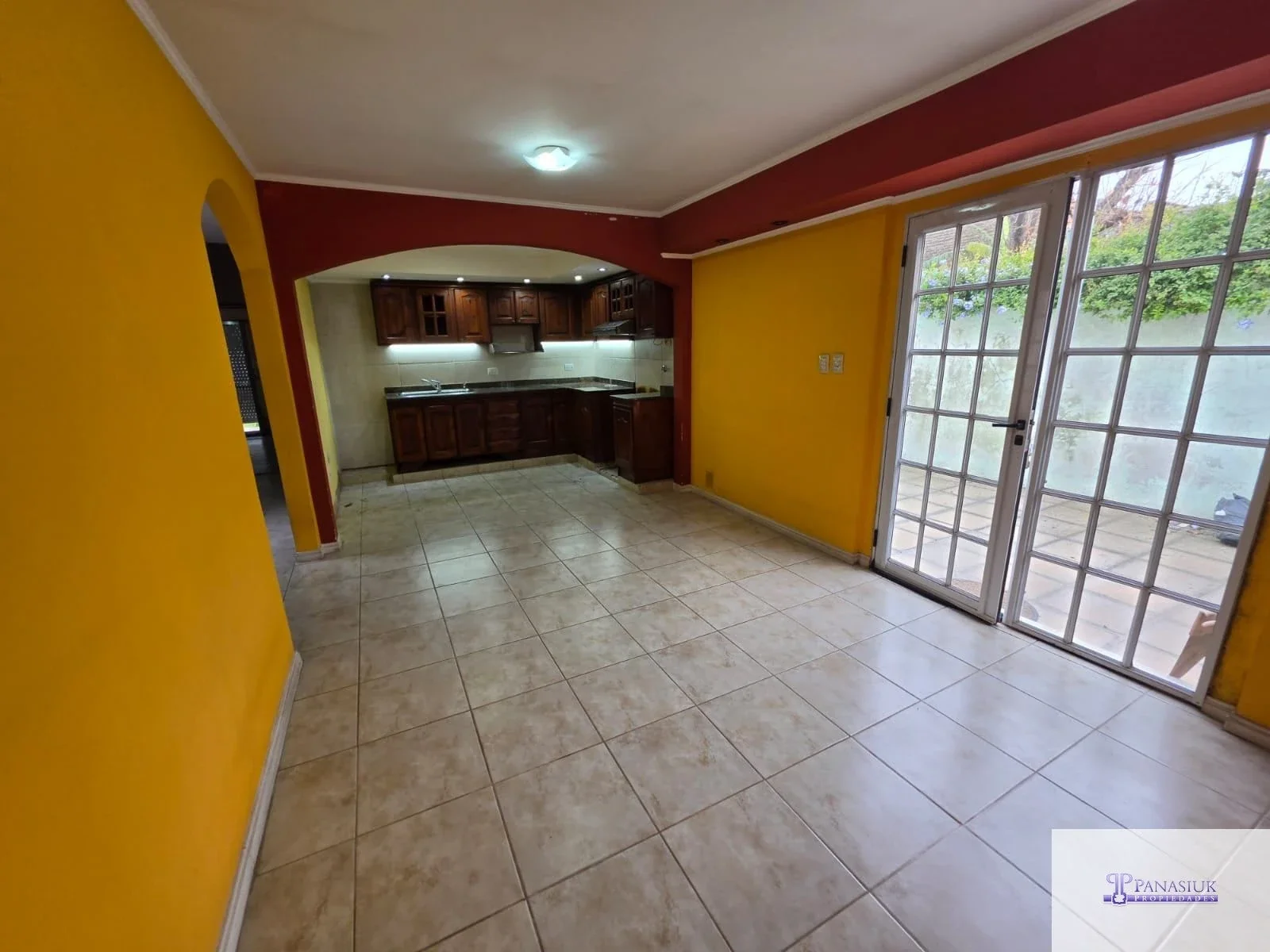 Casa en alquiler c/ cochera en 9 de Julio - Imagen 2