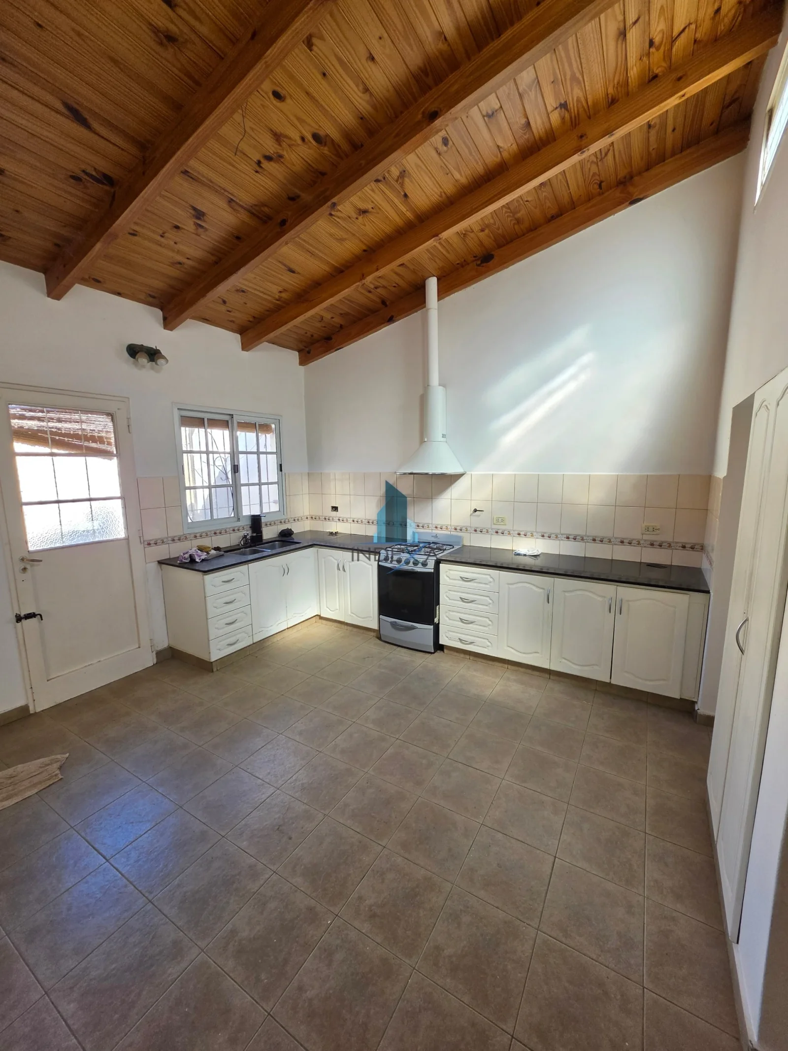 Casa de 3 dormitorios en venta - Salta 1836 - Imagen 2