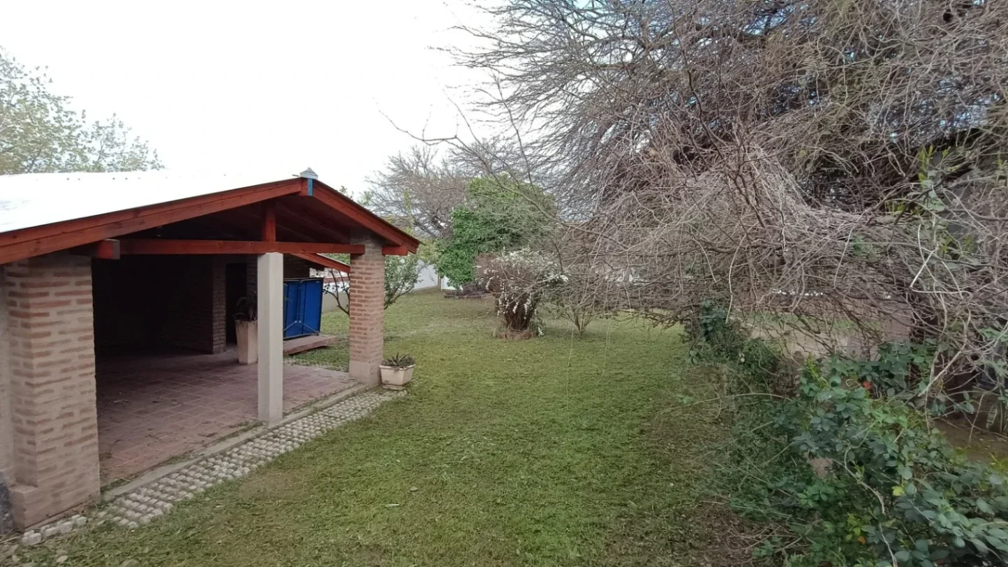 Casa en alquiler c/ cochera en Saldán - Imagen 2