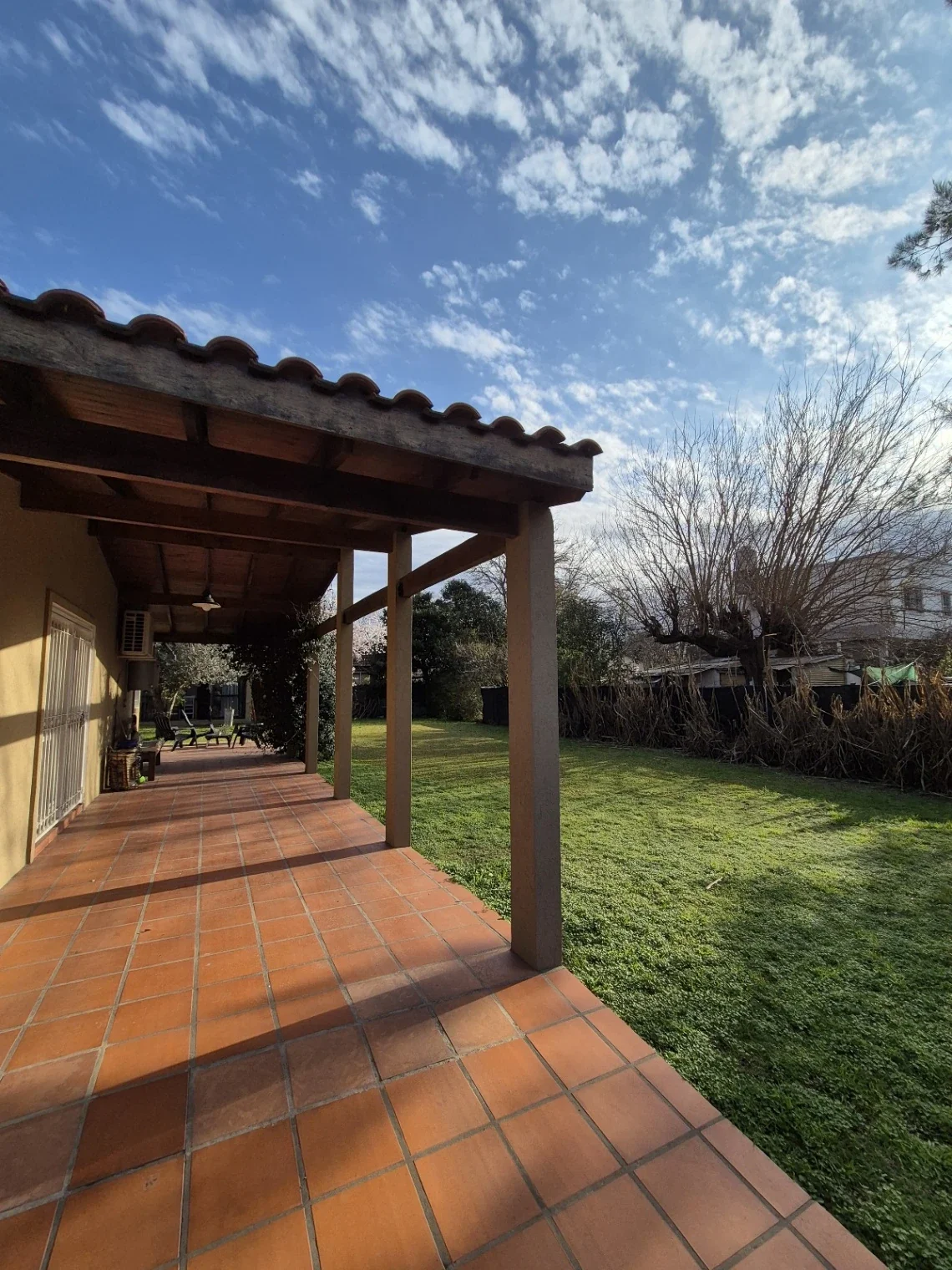 Casa en alquiler c/ cochera en Bella Vista - Imagen 3