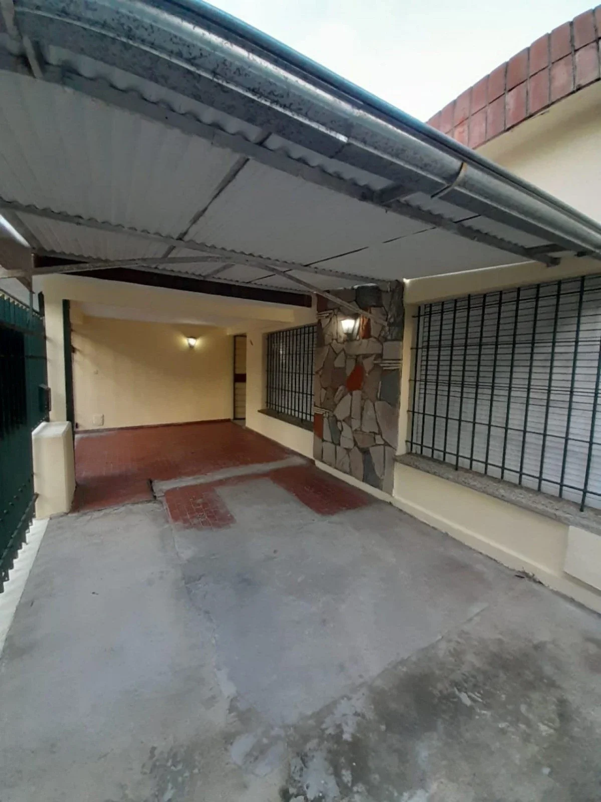 Casa en venta c/ cochera en Muñiz - Imagen 3