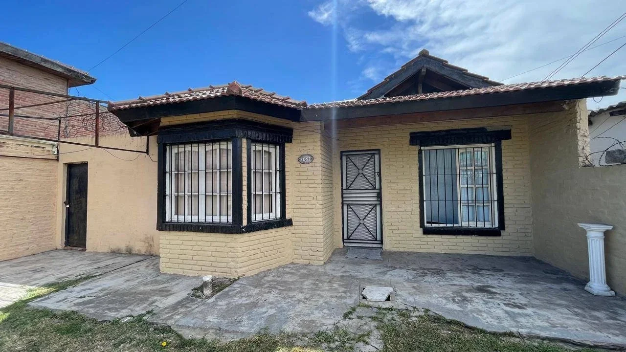 Casa en alquiler c/ cochera en San Miguel - Imagen 1