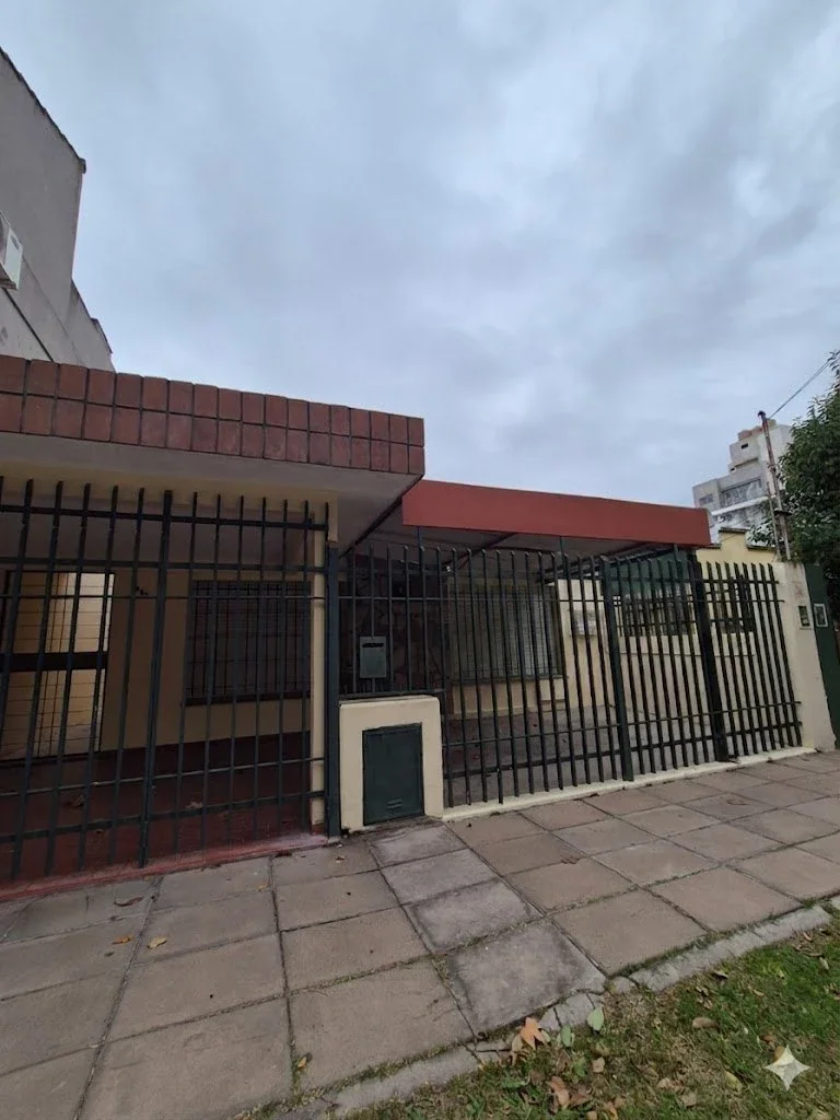 Casa en venta c/ cochera en Muñiz - Imagen 1