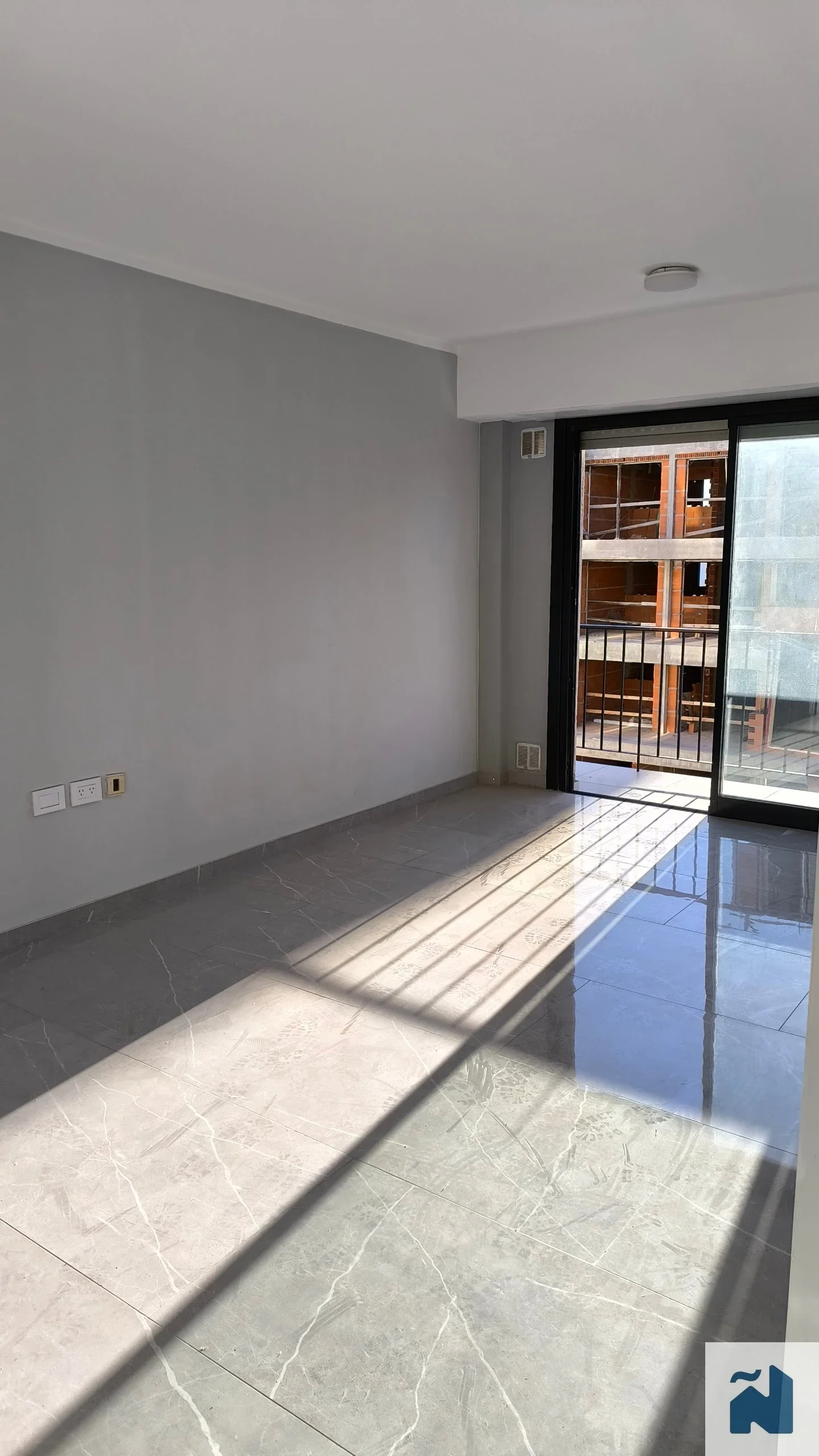 Departamento en venta c/ cochera en La Plata - Imagen 3