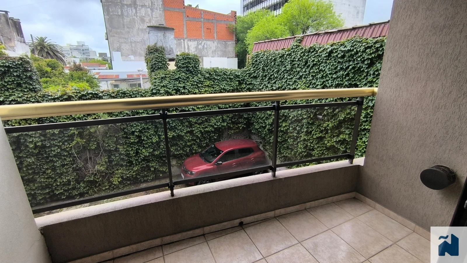 Departamento en alquiler c/ cochera en La Plata - Imagen 2