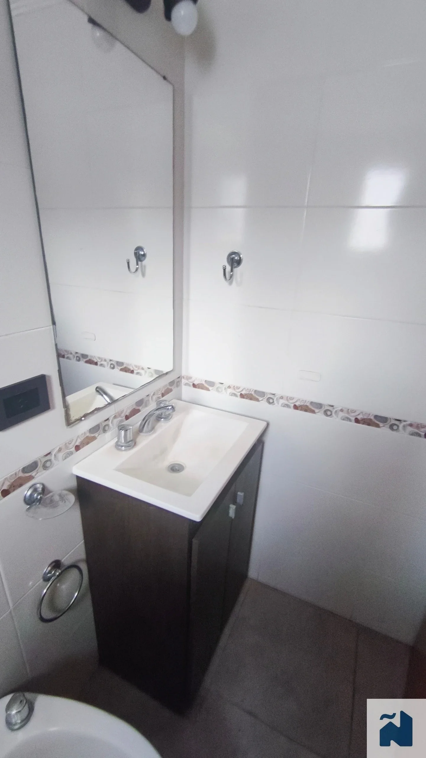Dúplex en alquiler c/ cochera en Los Hornos - Imagen 5