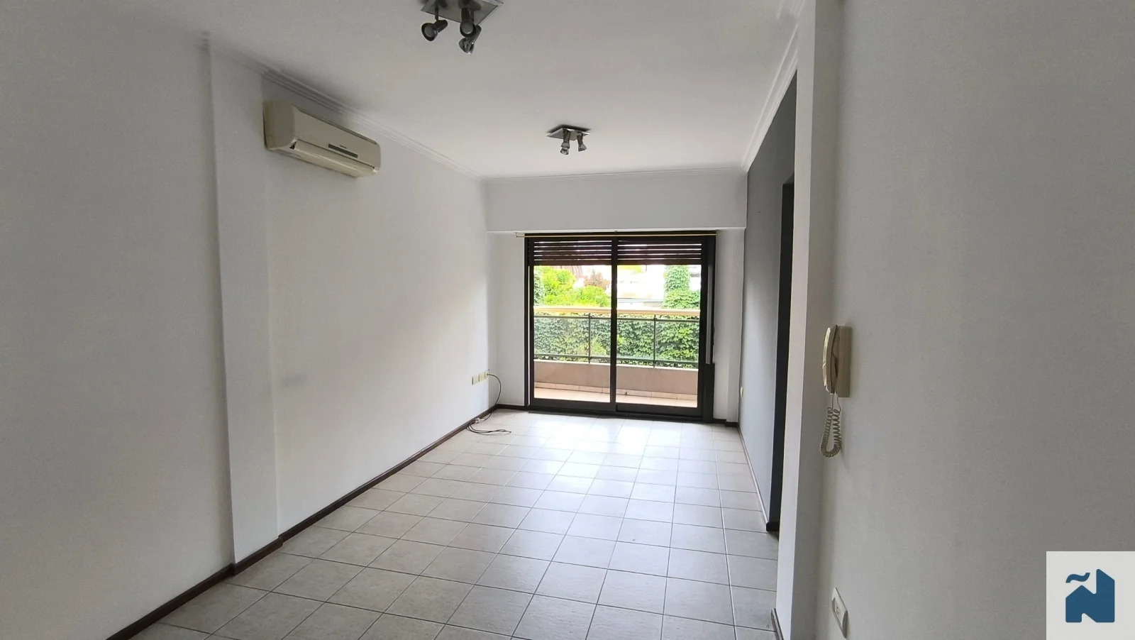 Departamento en alquiler c/ cochera en La Plata - Imagen 1