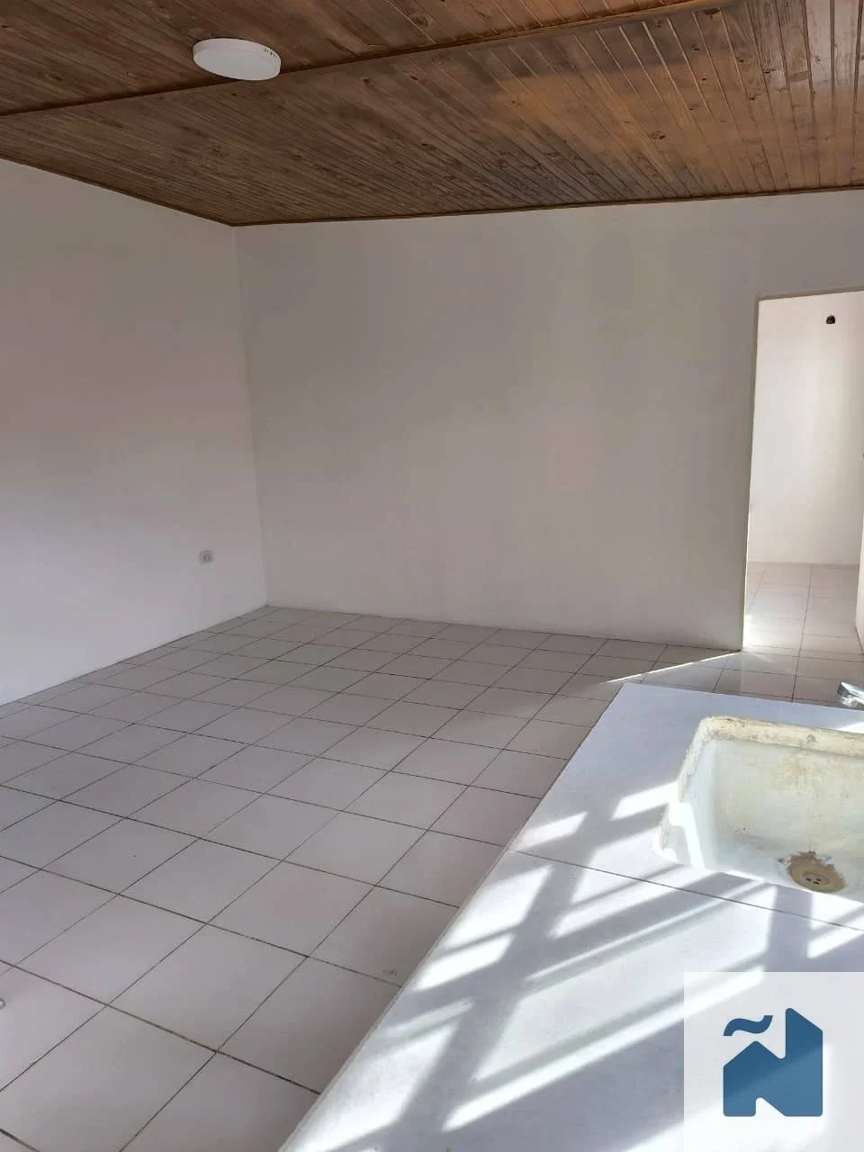 Casa en alquiler c/ cochera en Los Hornos - Imagen 5