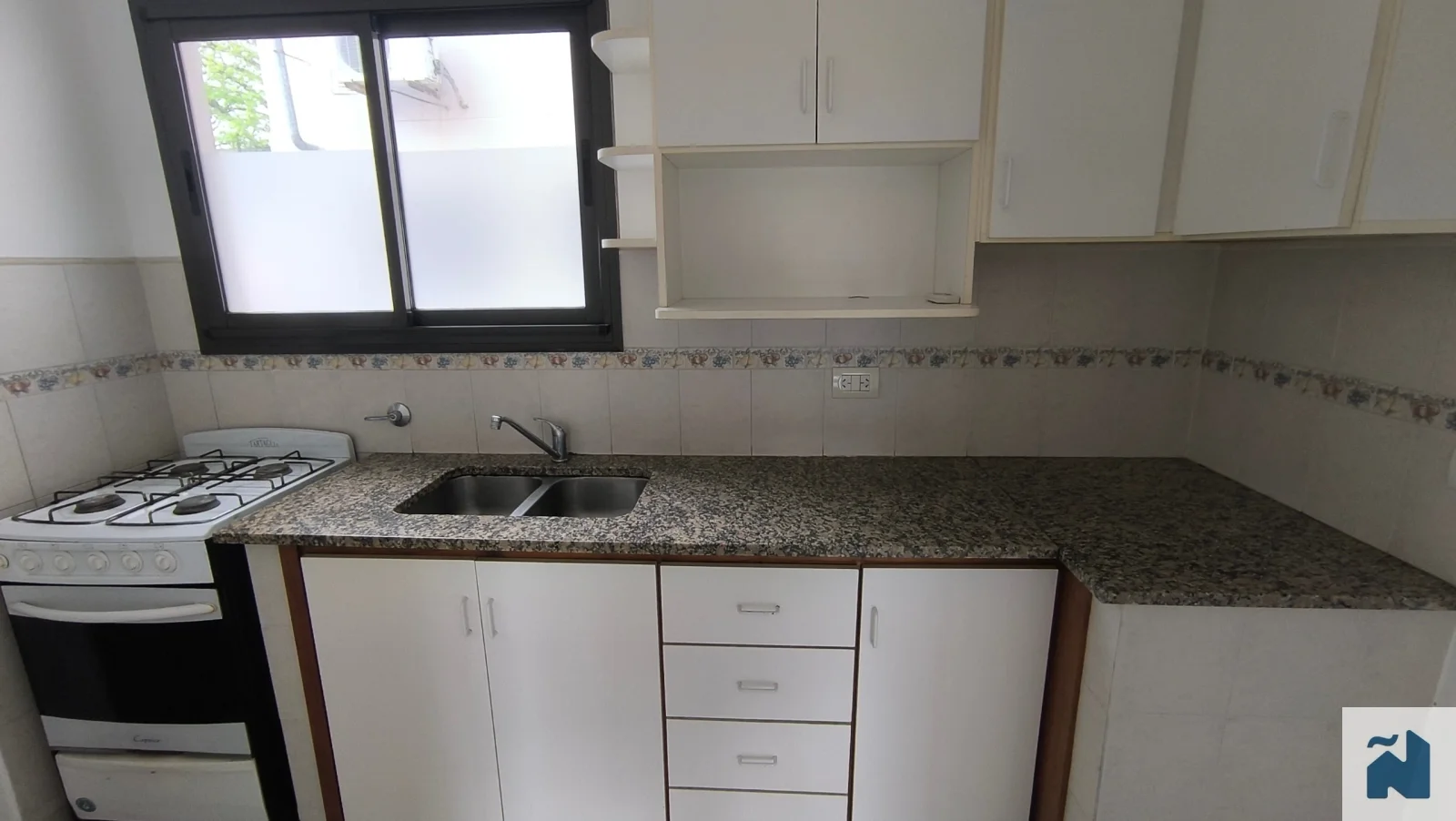 Departamento en alquiler c/ cochera en La Plata - Imagen 5