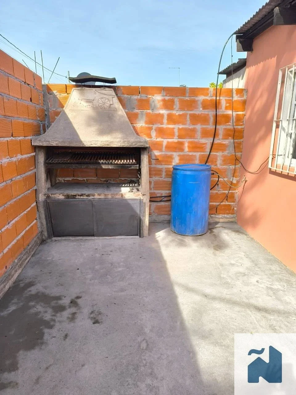 Casa en alquiler c/ cochera en Los Hornos - Imagen 4