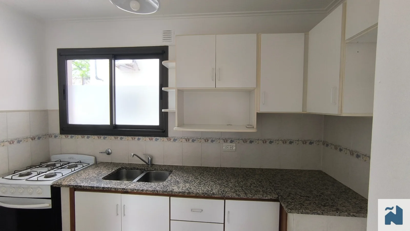 Departamento en alquiler c/ cochera en La Plata - Imagen 4