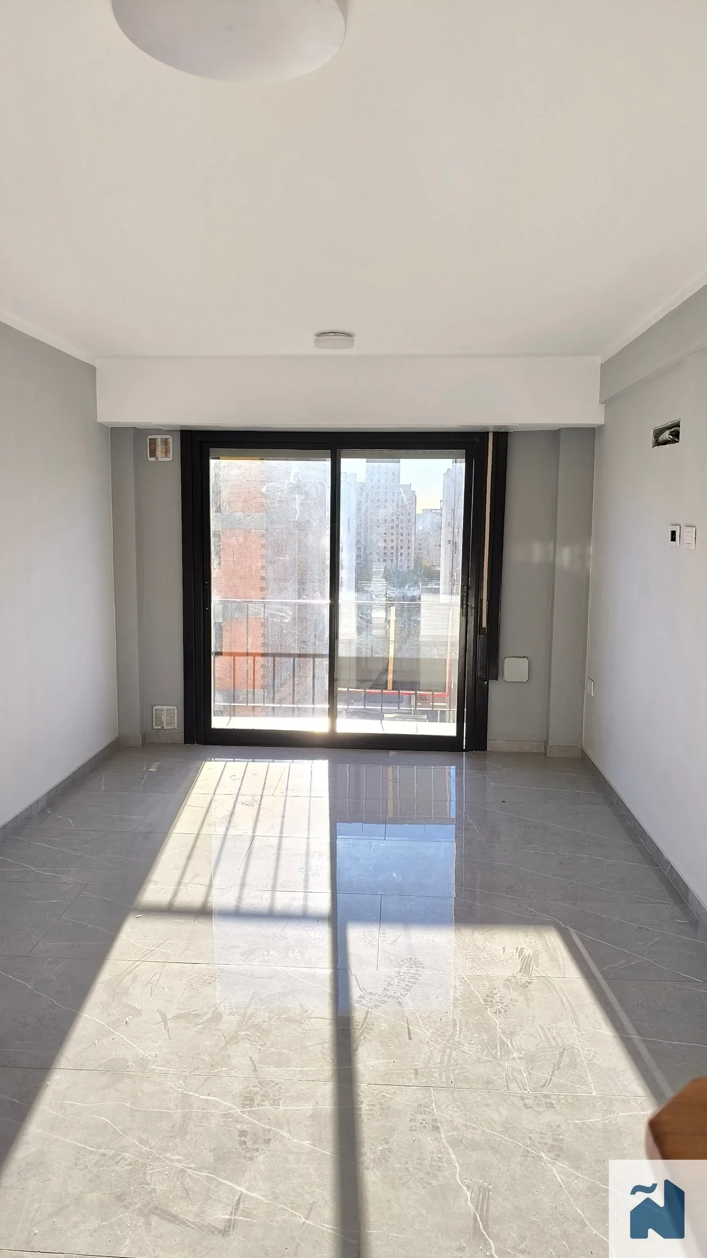 Departamento en venta c/ cochera en La Plata - Imagen 1