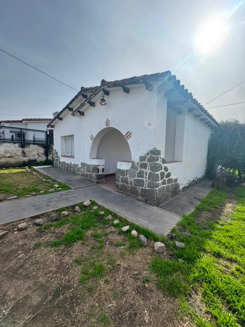 Casa en venta c/ cochera en Cosquín - Imagen 2