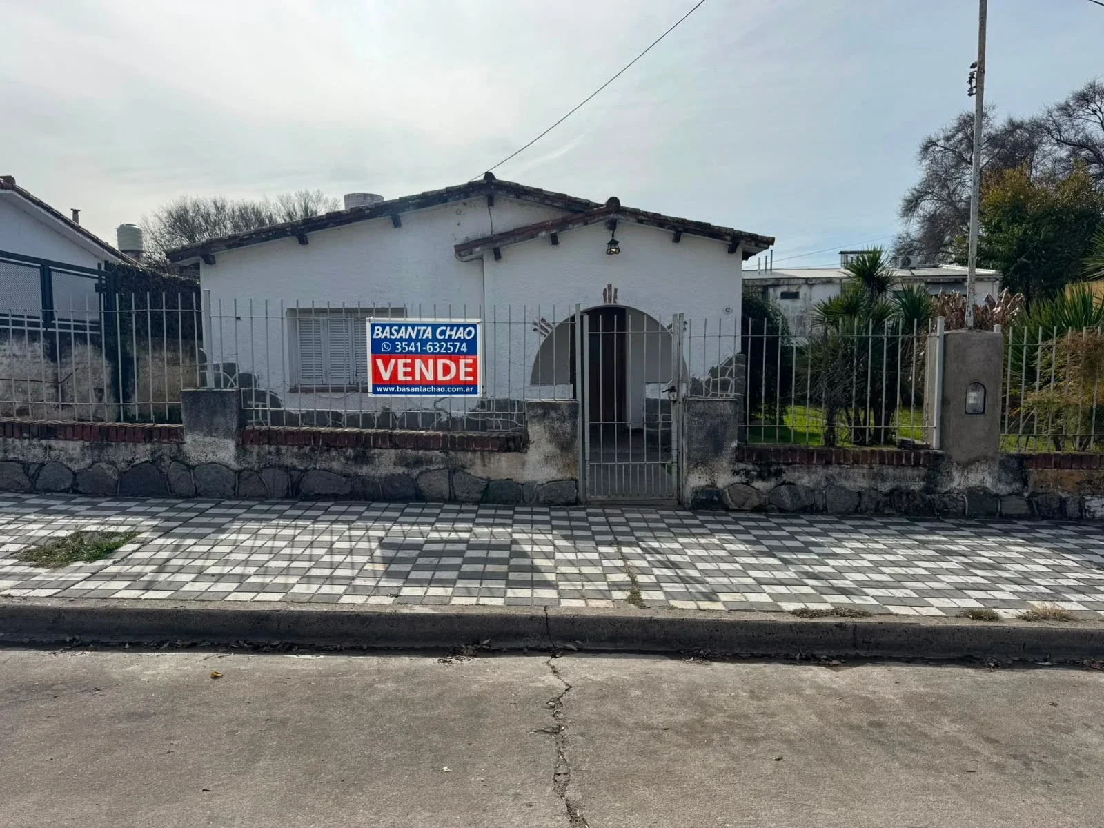 Casa en venta c/ cochera en Cosquín - Imagen 1