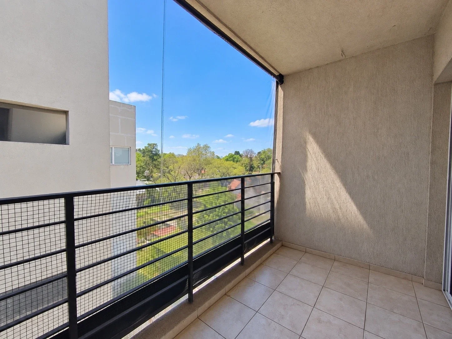 Departamento en alquiler c/ cochera en Moreno - Imagen 2