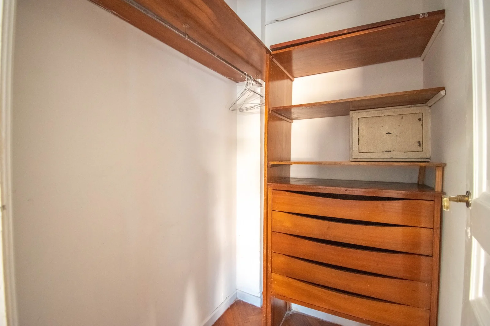 Venta 2 ambientes en Recoleta Edificio de Categoría oportunidad - Imagen 5