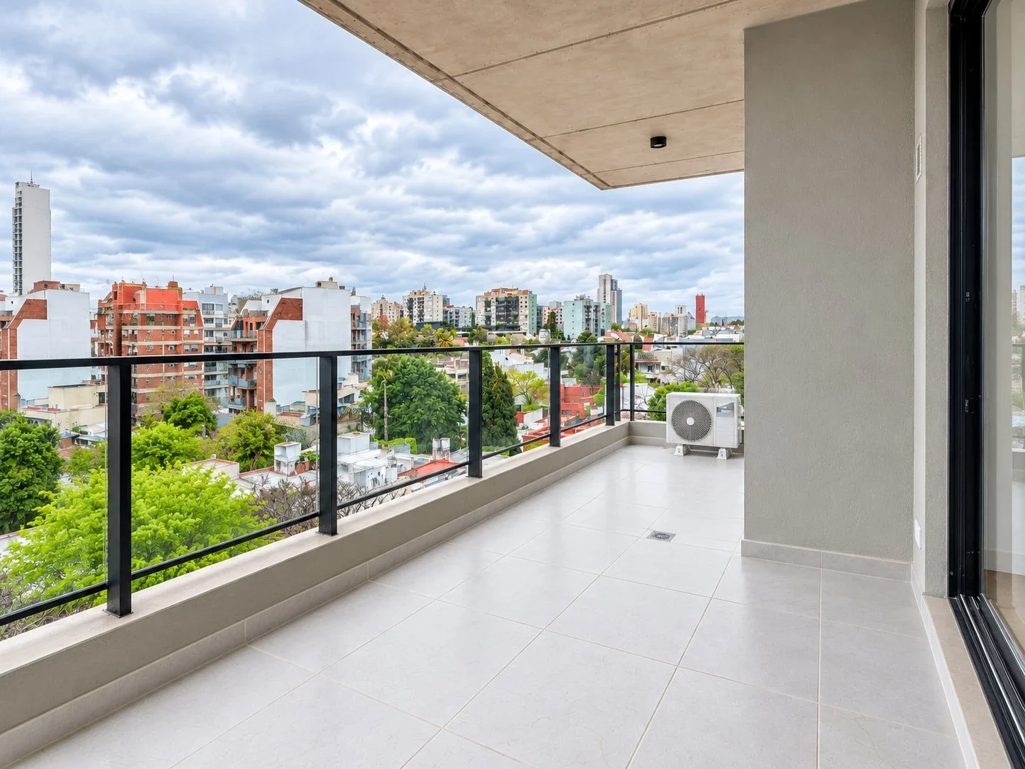 Venta departamento 3 ambientes con cochera - Imagen 1