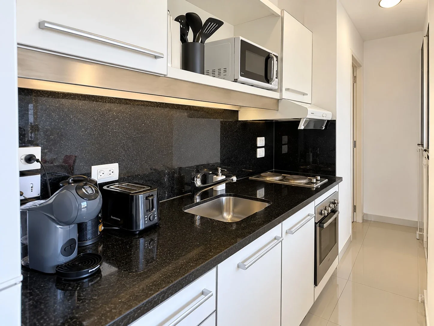 Departamento en alquiler monoambiente cochera y balcón en Puerto Madero - Imagen 2