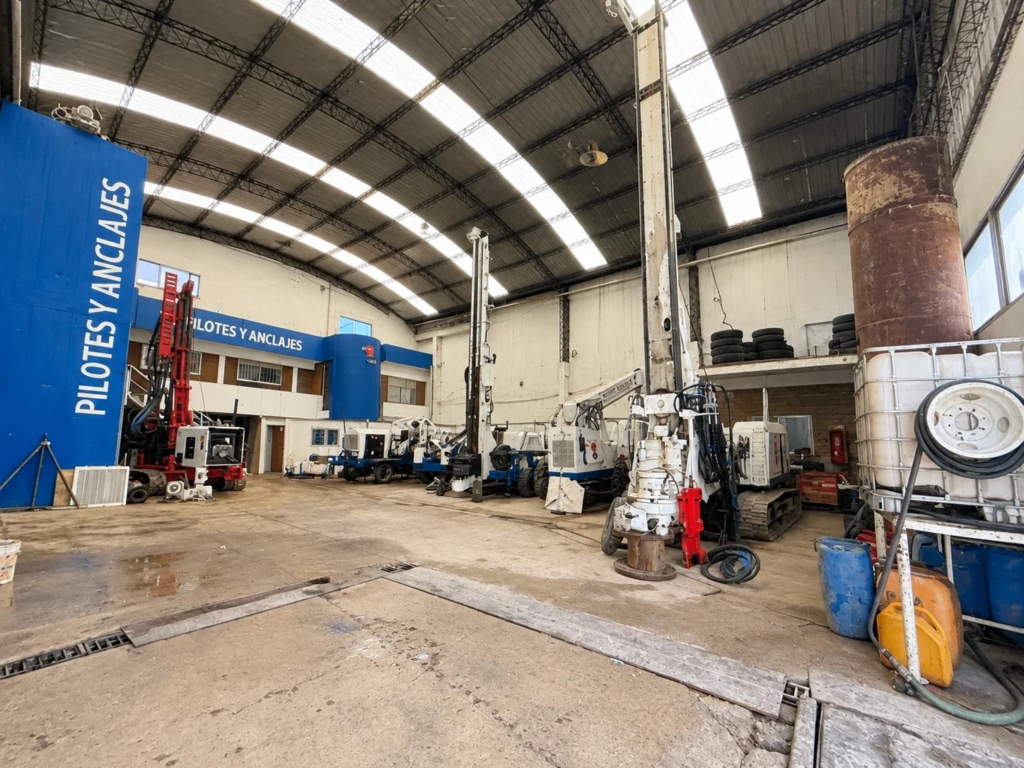 Depósito en venta con montacarga cocheras 1700mts Lanus - Imagen 3