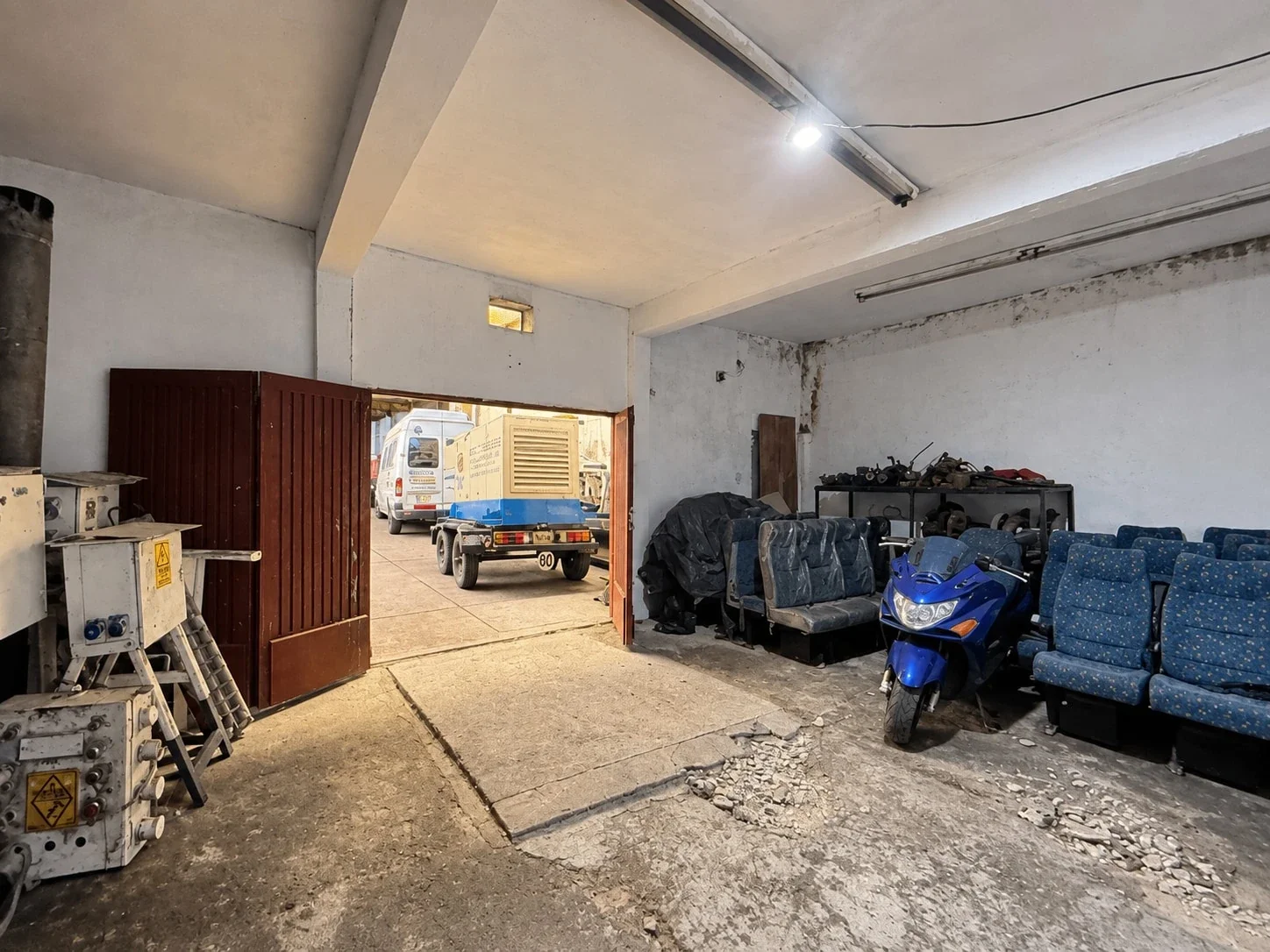 Depósito en venta de 400mts Lanus  cocheras - Imagen 3