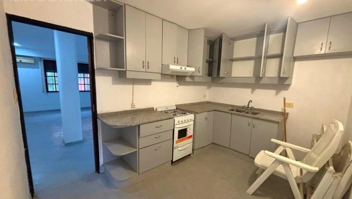 Venta de PH 4 ambientes con patio en Olivos - Imagen 4