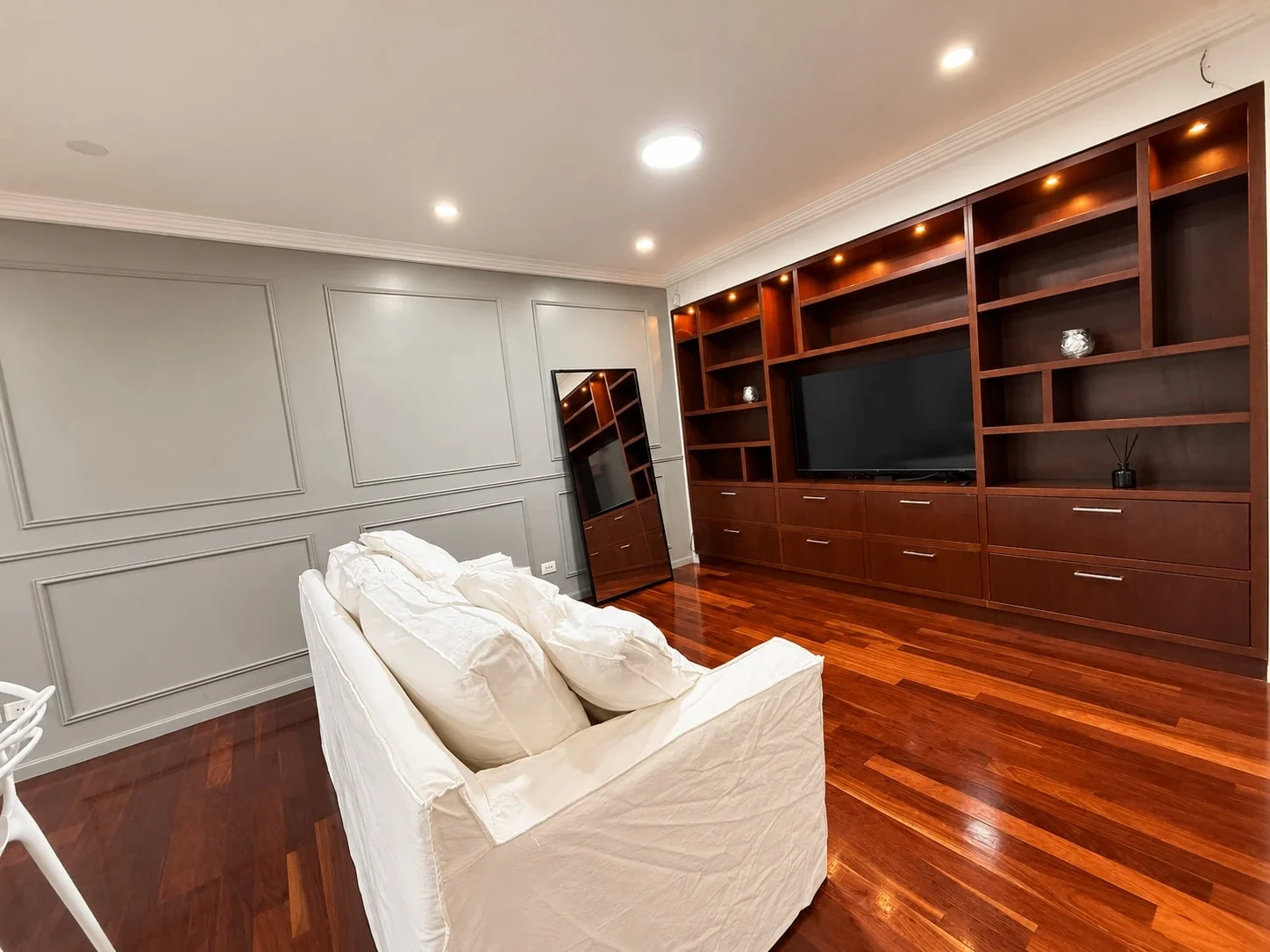 Casa en alquiler seis ambientes con cochera y pileta en Villa Devoto - Imagen 2