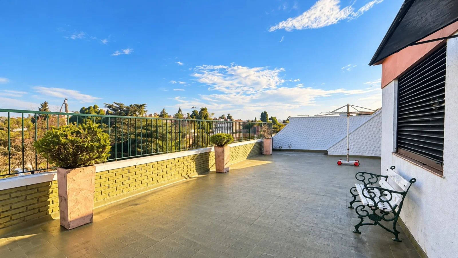 PH en Venta 4 ambientes con terraza, quincho y cochera en Turdera - Imagen 1