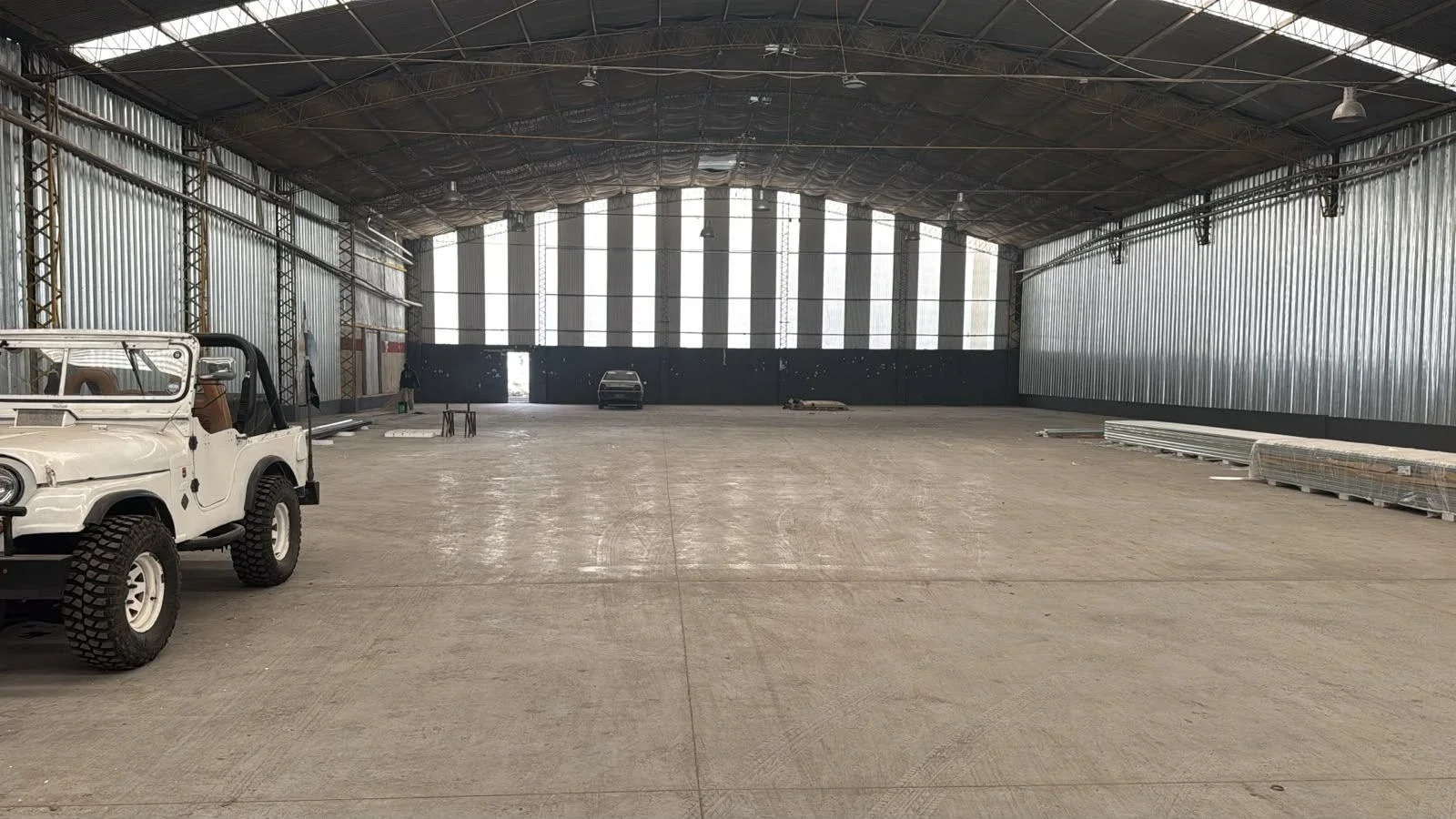 Galpón en alquiler de 2300m2 ubicado en La Reja - Imagen 1